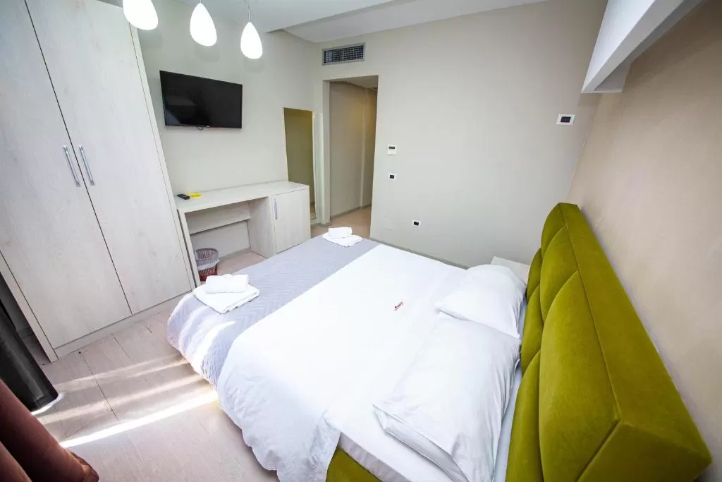 Miki 11 - STD DBL 2.jpg